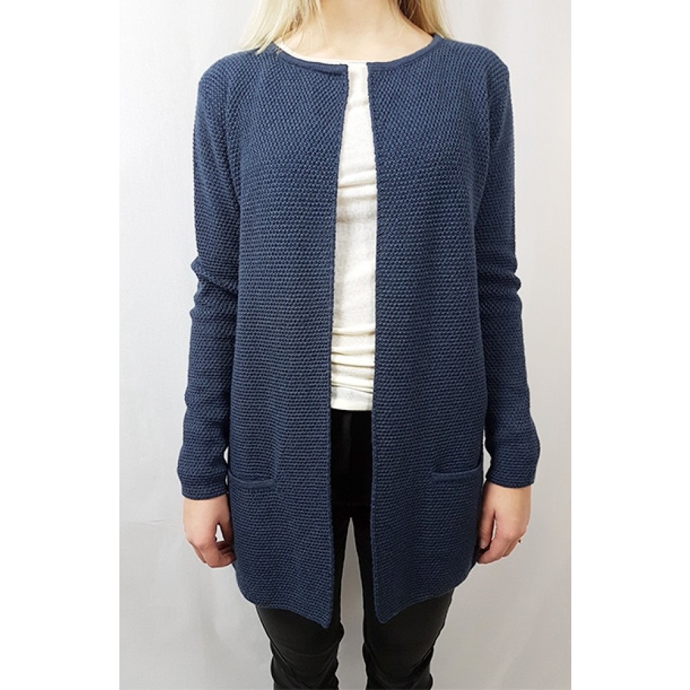 https://www.kysthuset.com/media/catalog/product/s/i/sibin-linnebjerg-cardigan-1022-7411-mary-short-blue-grey.jpg