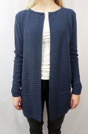 https://www.kysthuset.com/media/catalog/product/s/i/sibin-linnebjerg-cardigan-1022-7411-mary-short-blue-grey.jpg
