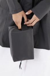 RainsWashbagsmallBlack-20